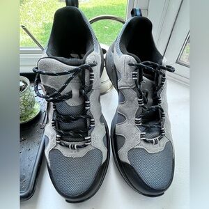 ZeroXposur Gray Athletic Shoes Modern Design